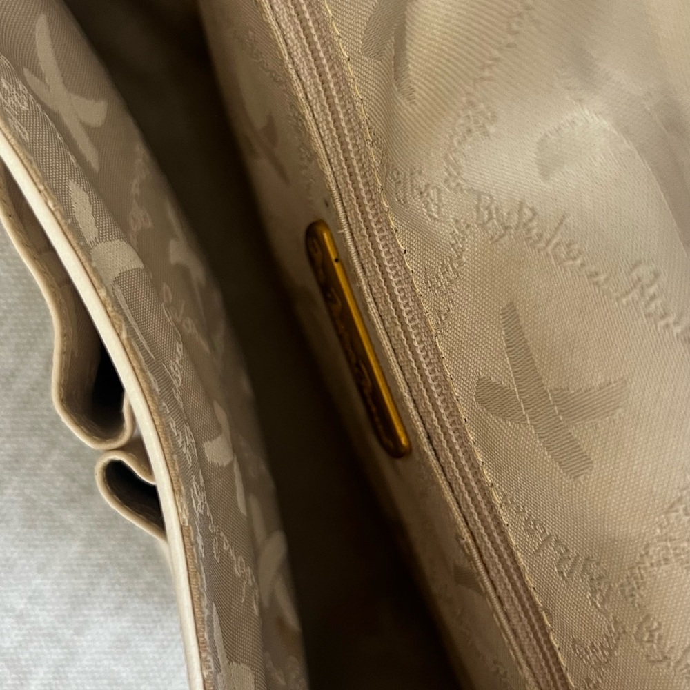 Paloma Picasso White Leather shoulder Bag with Gold logo - Picture 11 of 17